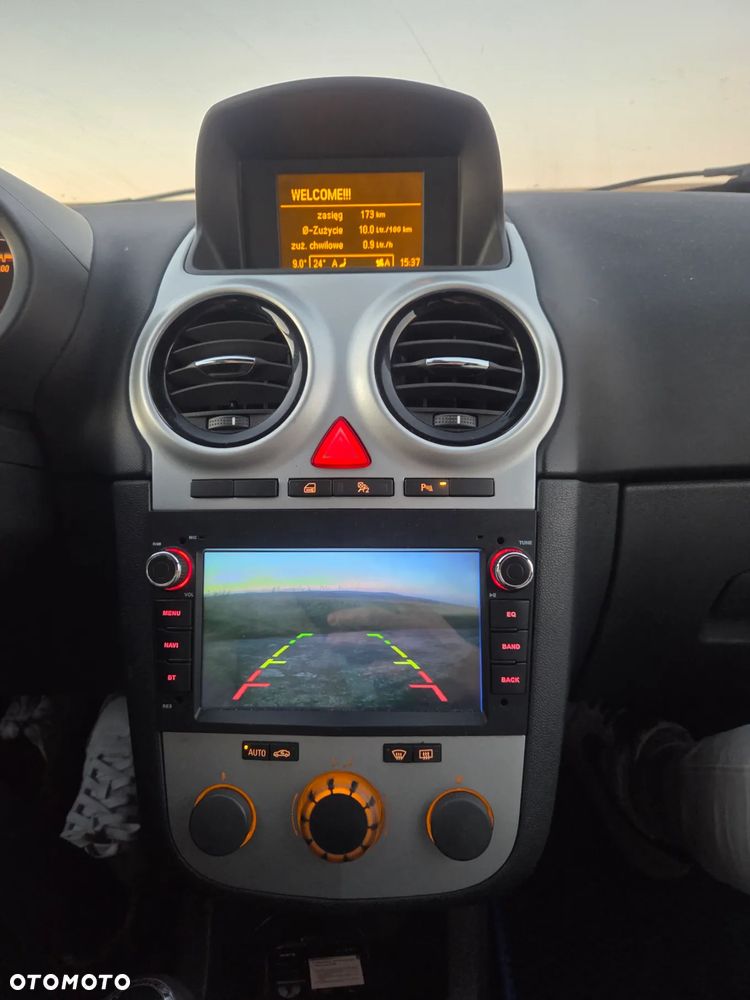 Opel Corsa 1.4 16V Cosmo - 10