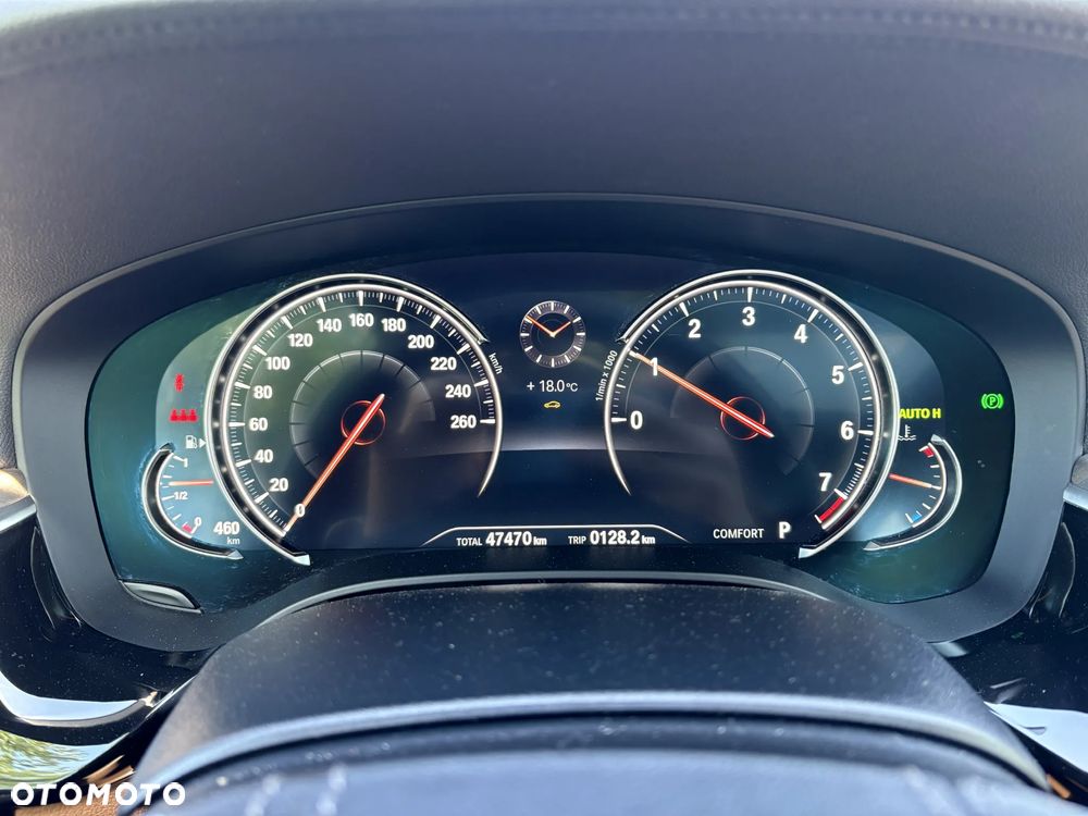 BMW Seria 5 530i xDrive Luxury Line - 23