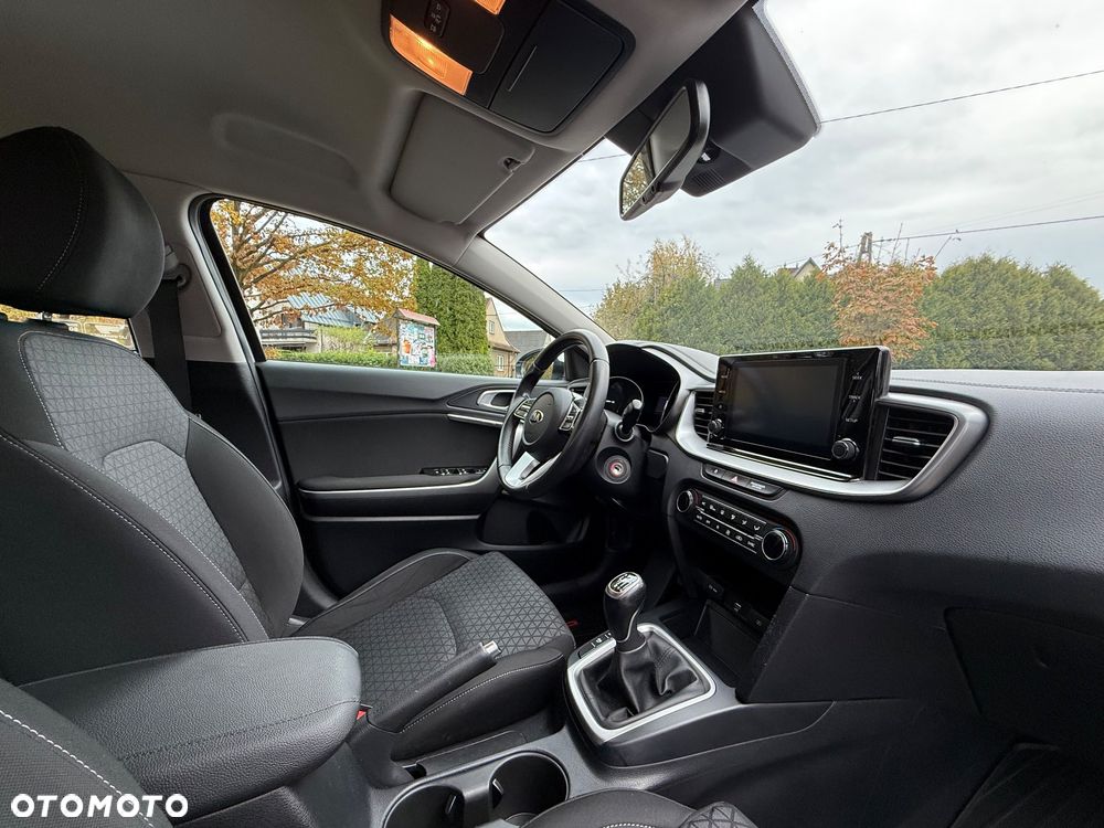 Kia Ceed 1.6 CRDi SCR L Business Line Plus - 28