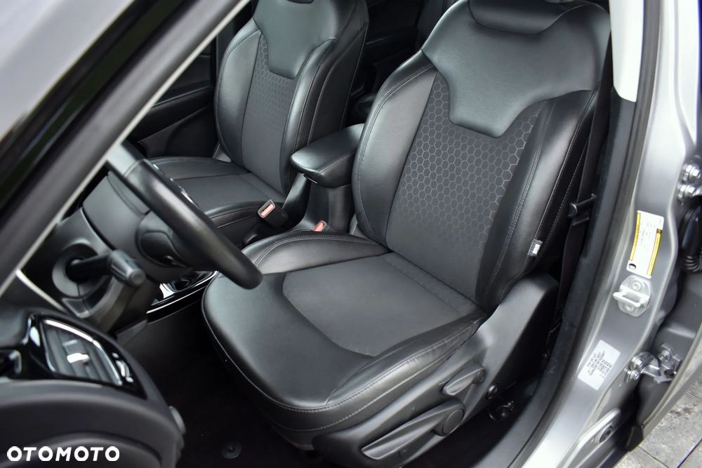 Jeep Compass - 25
