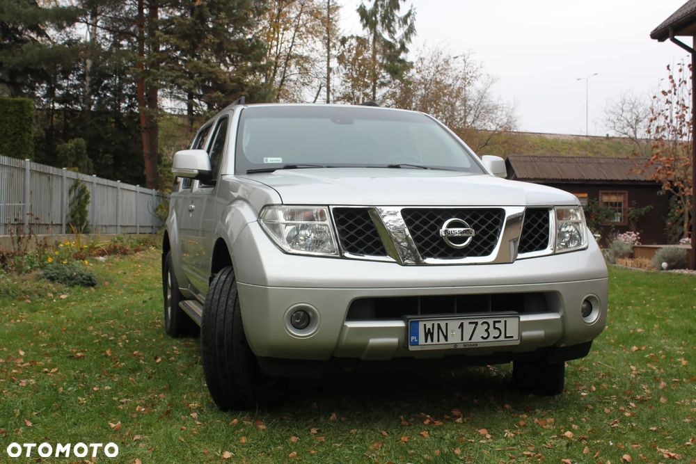 Nissan Pathfinder 2.5 D LE - 1