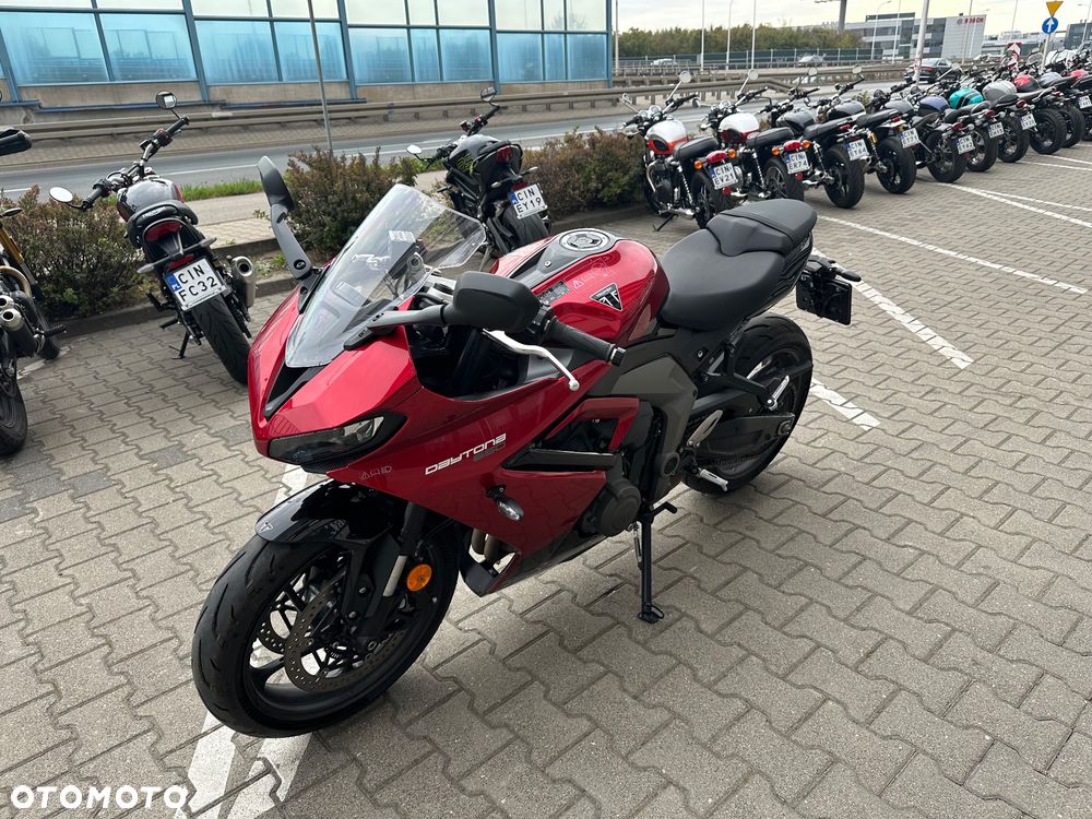 Triumph Daytona - 8
