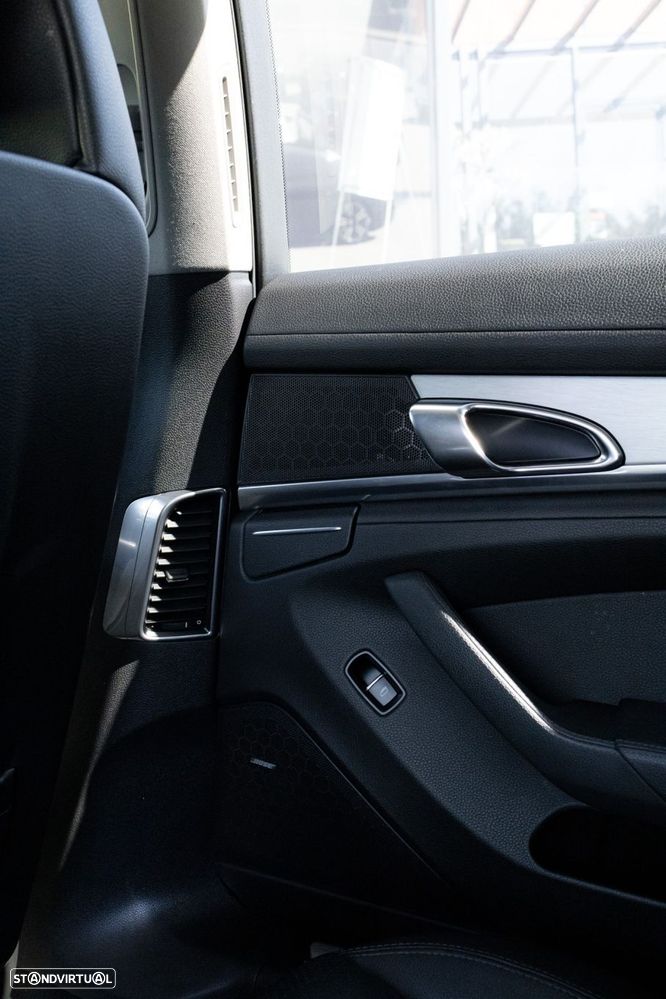 Porsche Panamera Platinum Edition - 30