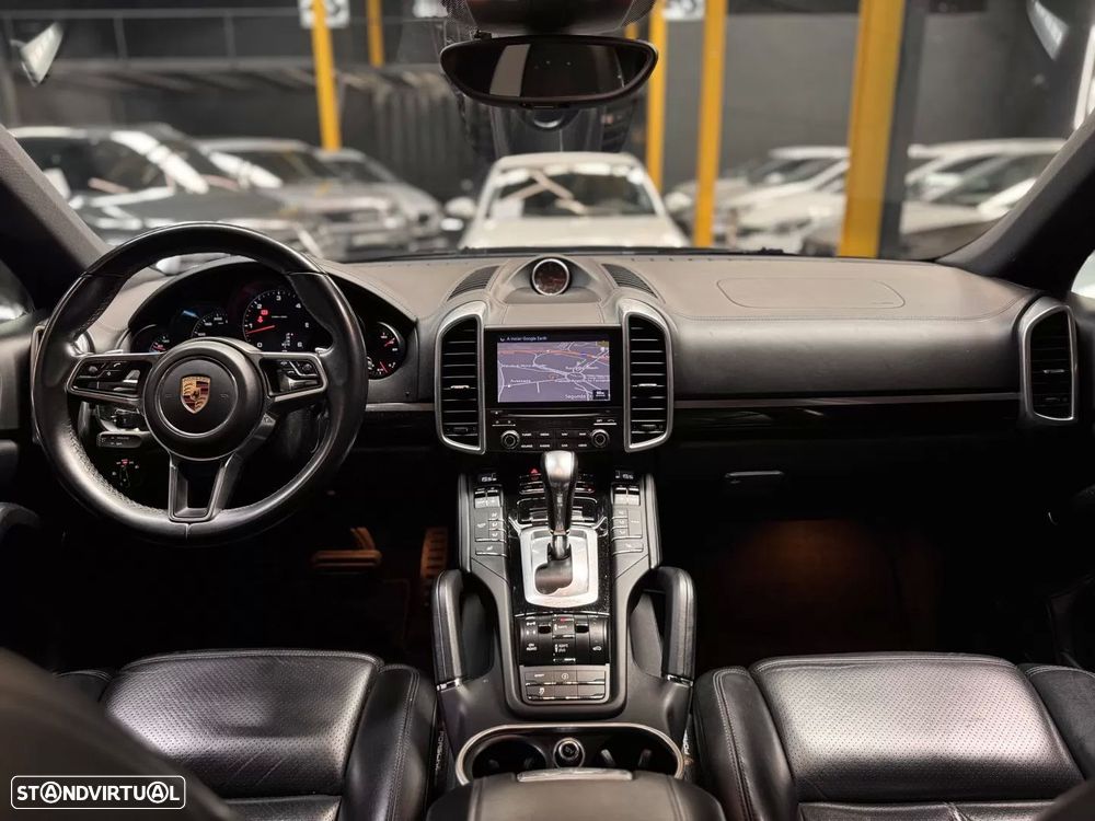 Porsche Cayenne 3.0 V6 - 12
