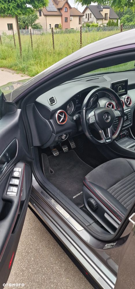 Mercedes-Benz CLA 200 AMG Line - 12