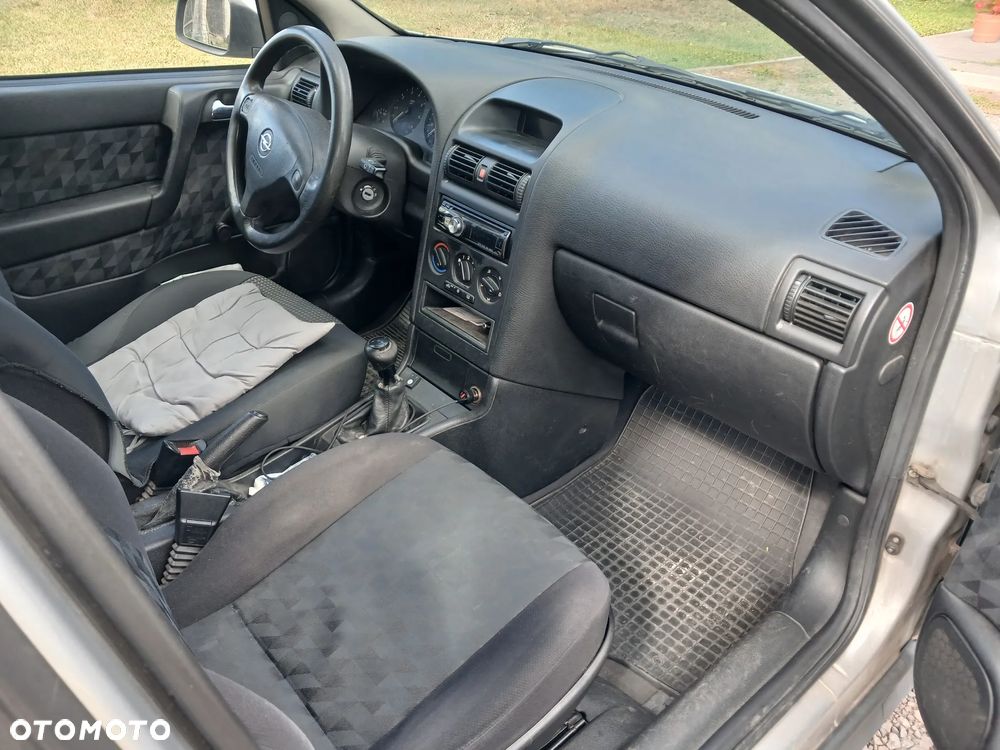 Opel Astra 1.6 - 7