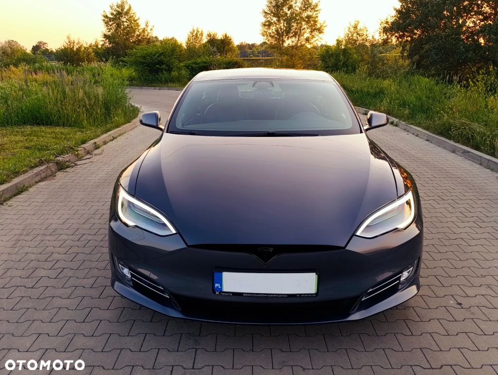 Tesla Model S - 29