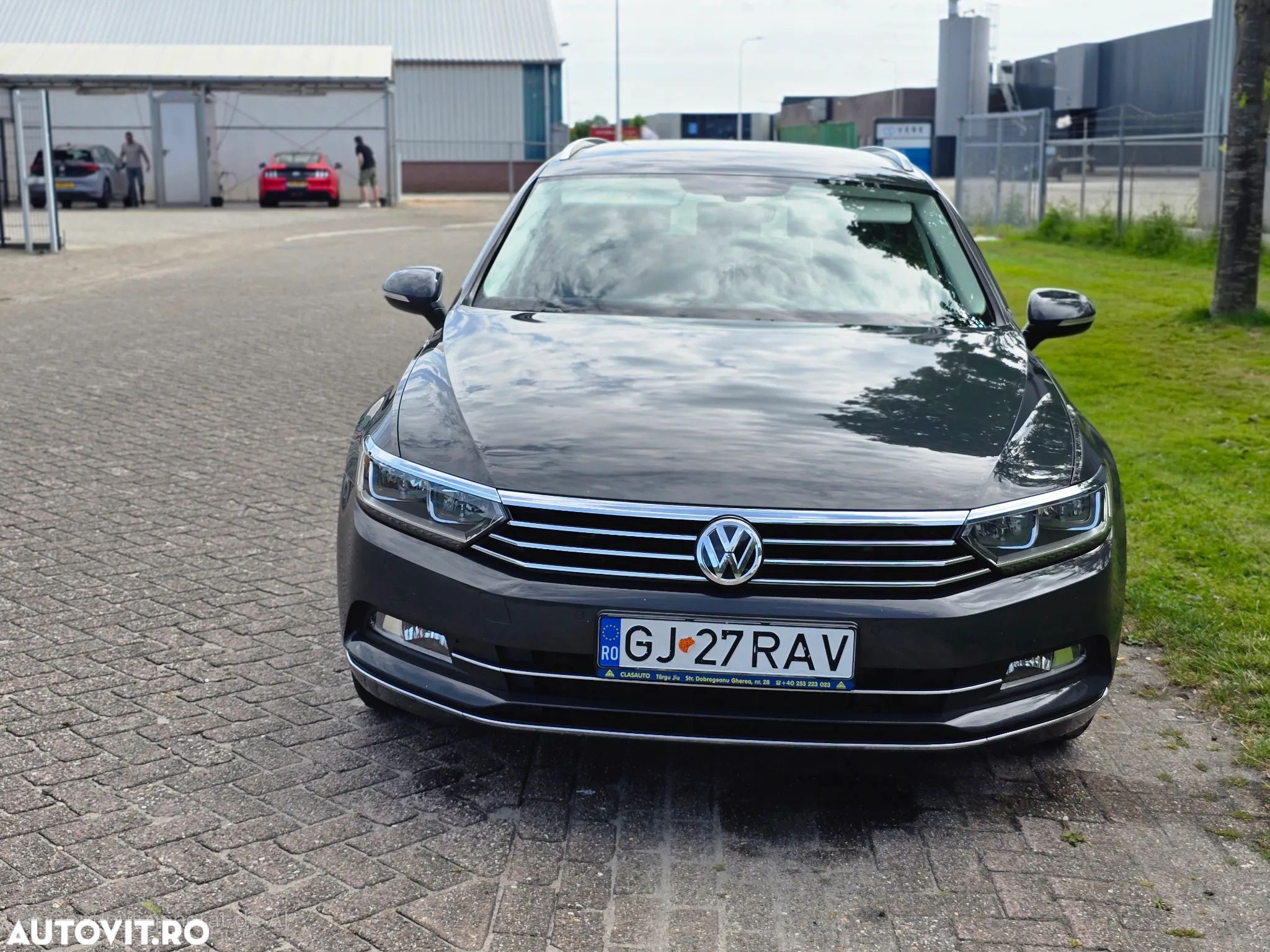 Volkswagen Passat Variant 2.0 TDI SCR DSG Highline - 1