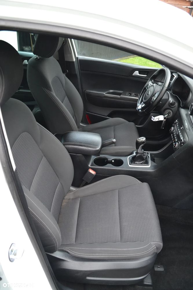 Kia Sportage 1.6 GDI 2WD Dream-Team Edition - 35