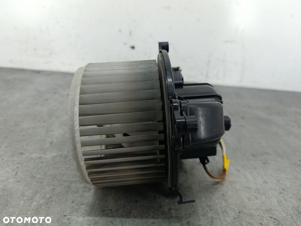 WENTYLATOR NAWIEWU  BMW 3 E46 FL 2002221 34269  NRF  012-2468803  DENSO - 1