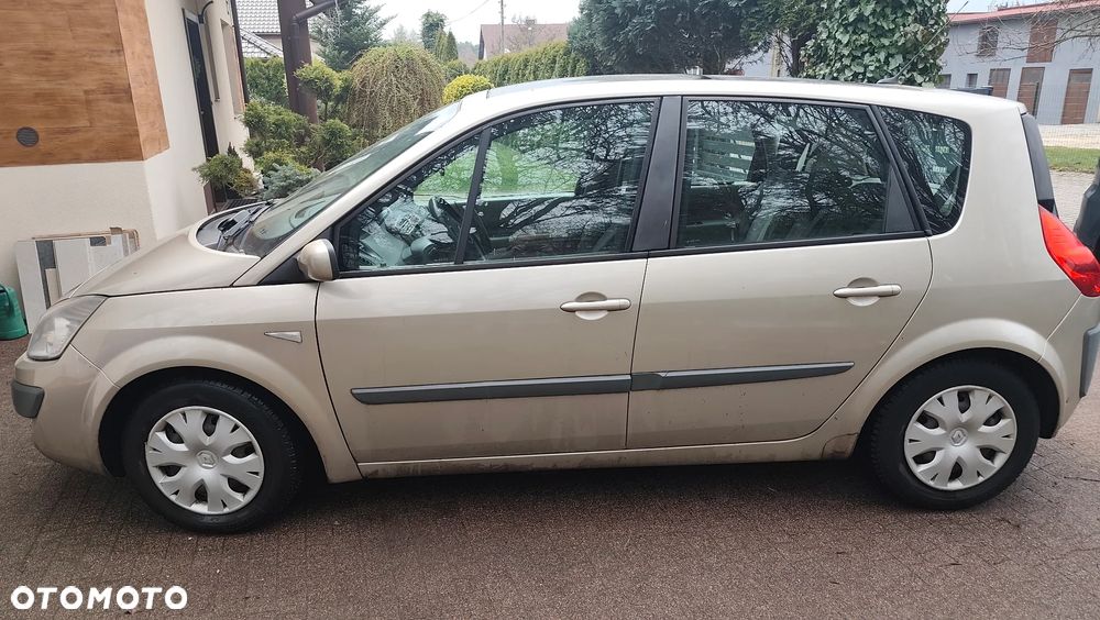 Renault Scenic 1.6 16V Confort Privilege - 6