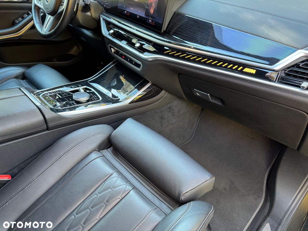 BMW X7 M50i sport - 12