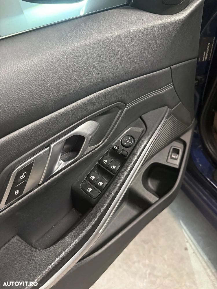 BMW Seria 3 320d xDrive AT - 25