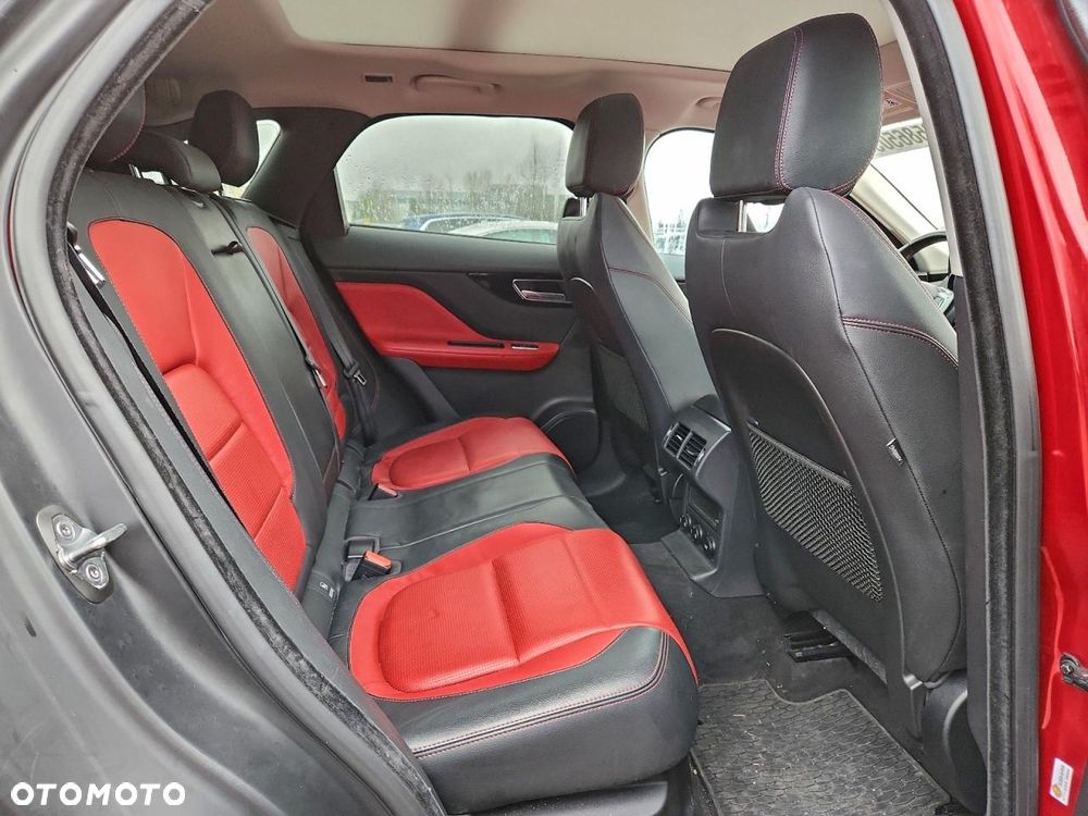 Jaguar F-Pace - 10