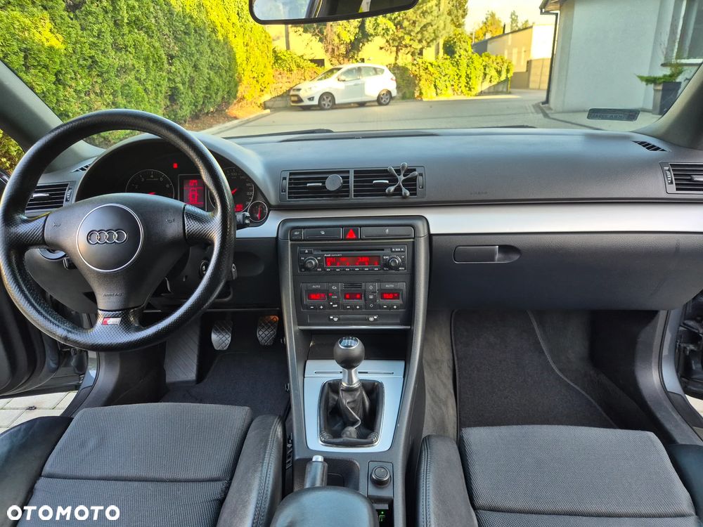 Audi A4 Limousine - 28