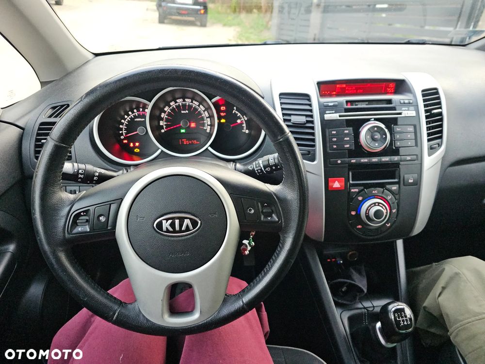 Kia Venga 1.6 L - 12