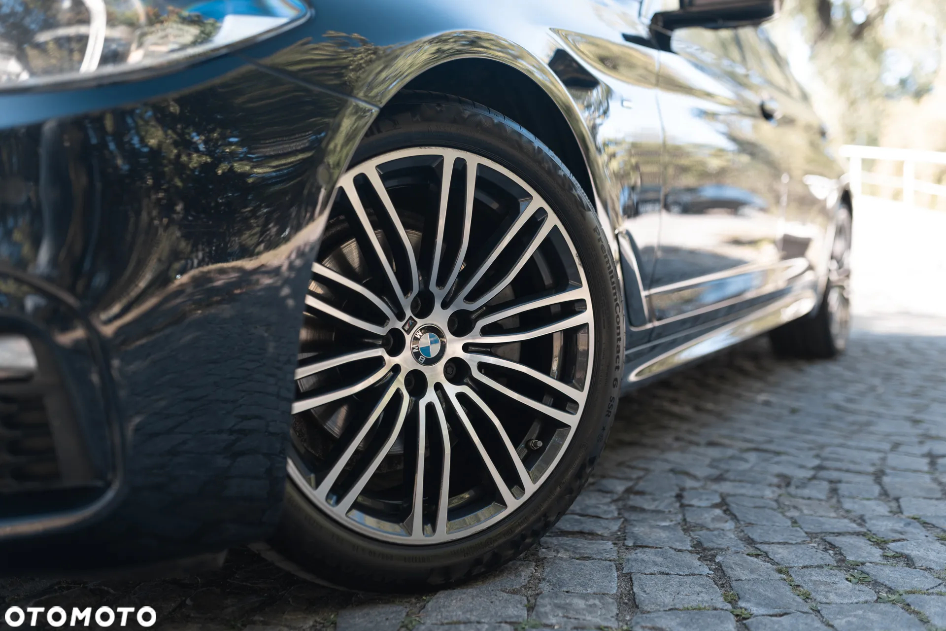 BMW Seria 5 520d xDrive Sport - 2