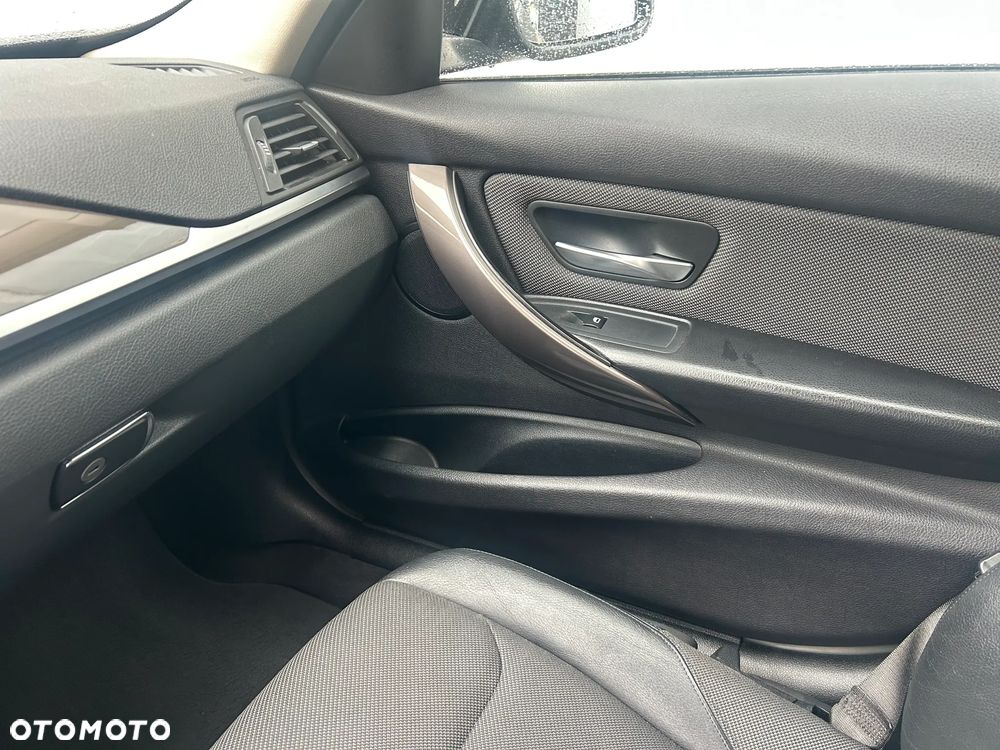 BMW Seria 3 - 28