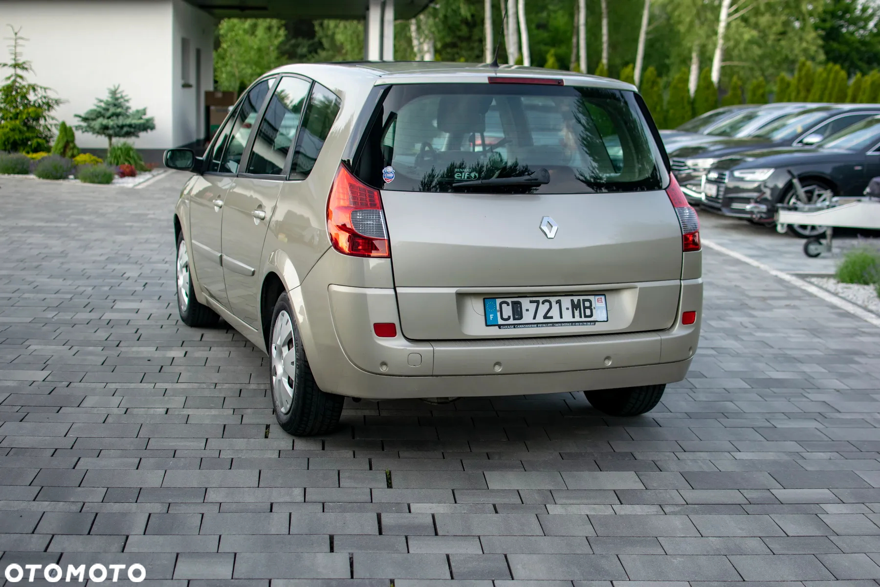 Renault Grand Scenic - 19
