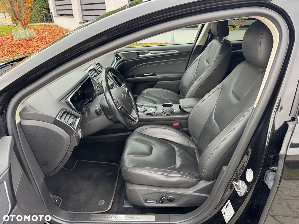 Ford Mondeo ver-2-0-ecoblue-titanium - 18