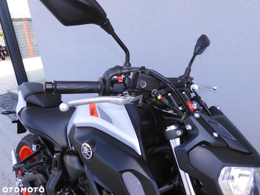 Yamaha MT - 4