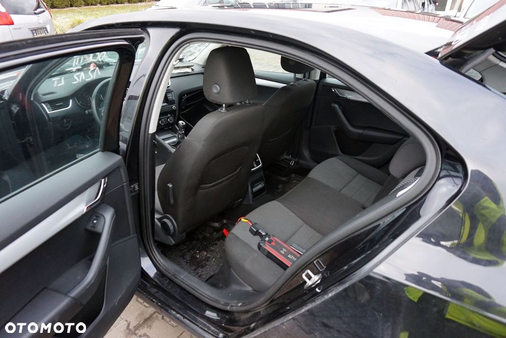 SKODA OCTAVIA III 5E3 LB LIFTBACK 2014 LF9R 1.6 TDI CLHA 105KM MWX CZARNY na części - 11