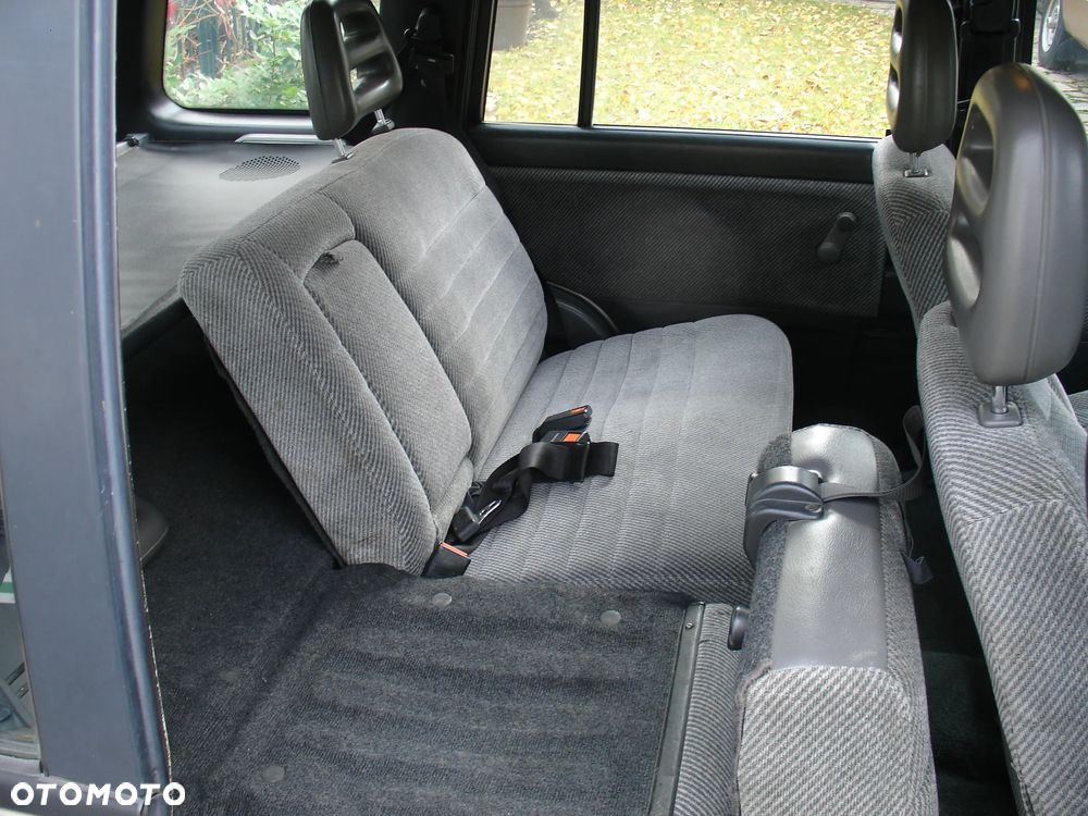 Nissan Prairie 2.0 SLX 5os - 22