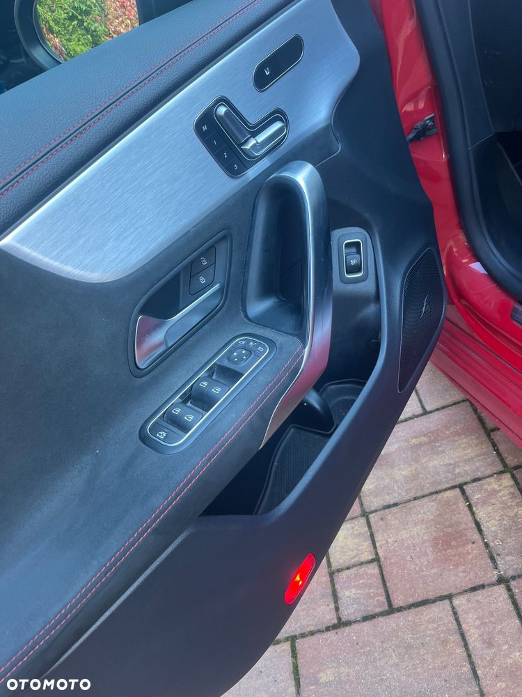 Mercedes-Benz CLA 250 4-Matic AMG Line 7G-DCT - 17