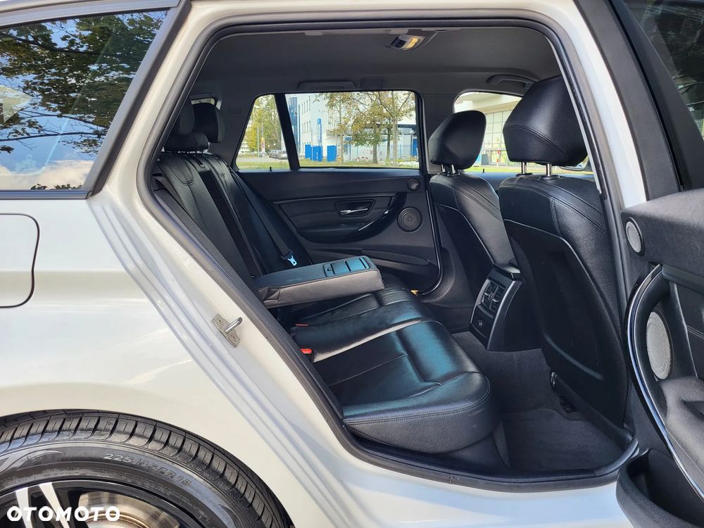 BMW Seria 3 320d Advantage - 33