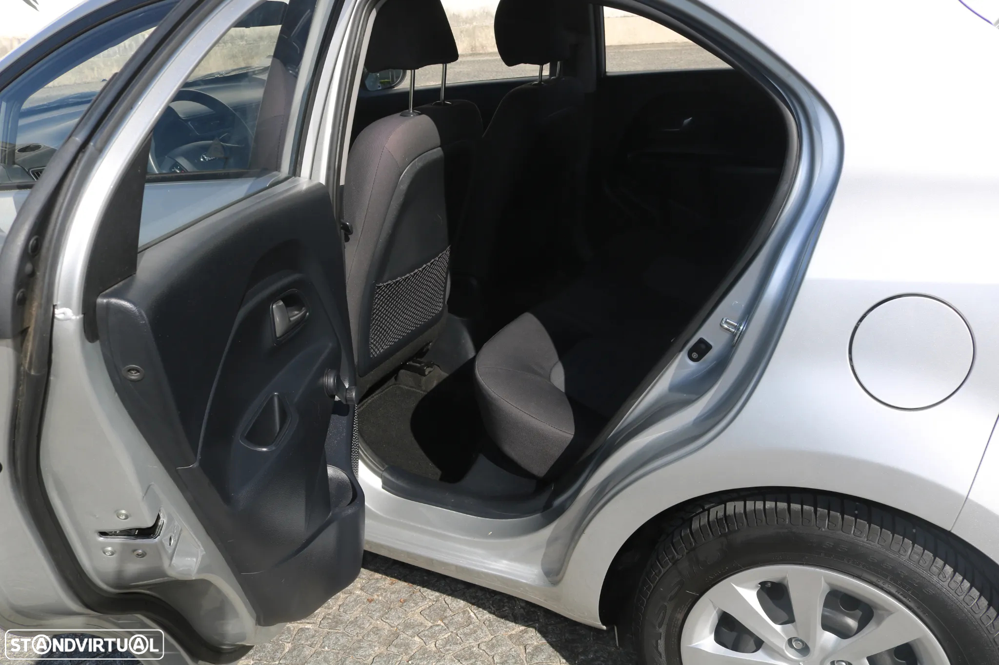 Kia Rio - 11