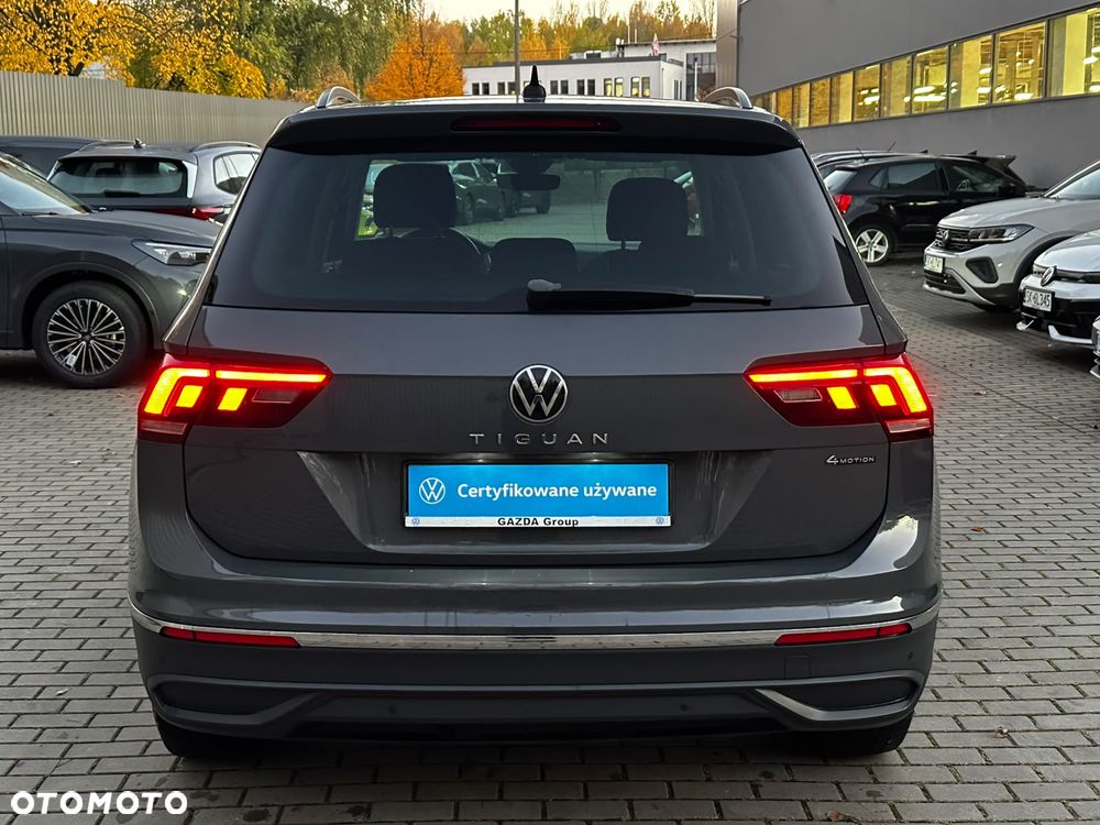 Volkswagen Tiguan 2.0 TDI SCR 4Mot Life DSG - 9
