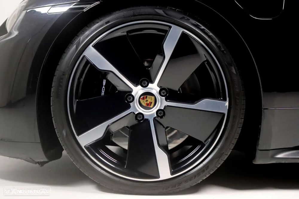 Porsche Taycan GTS - 12