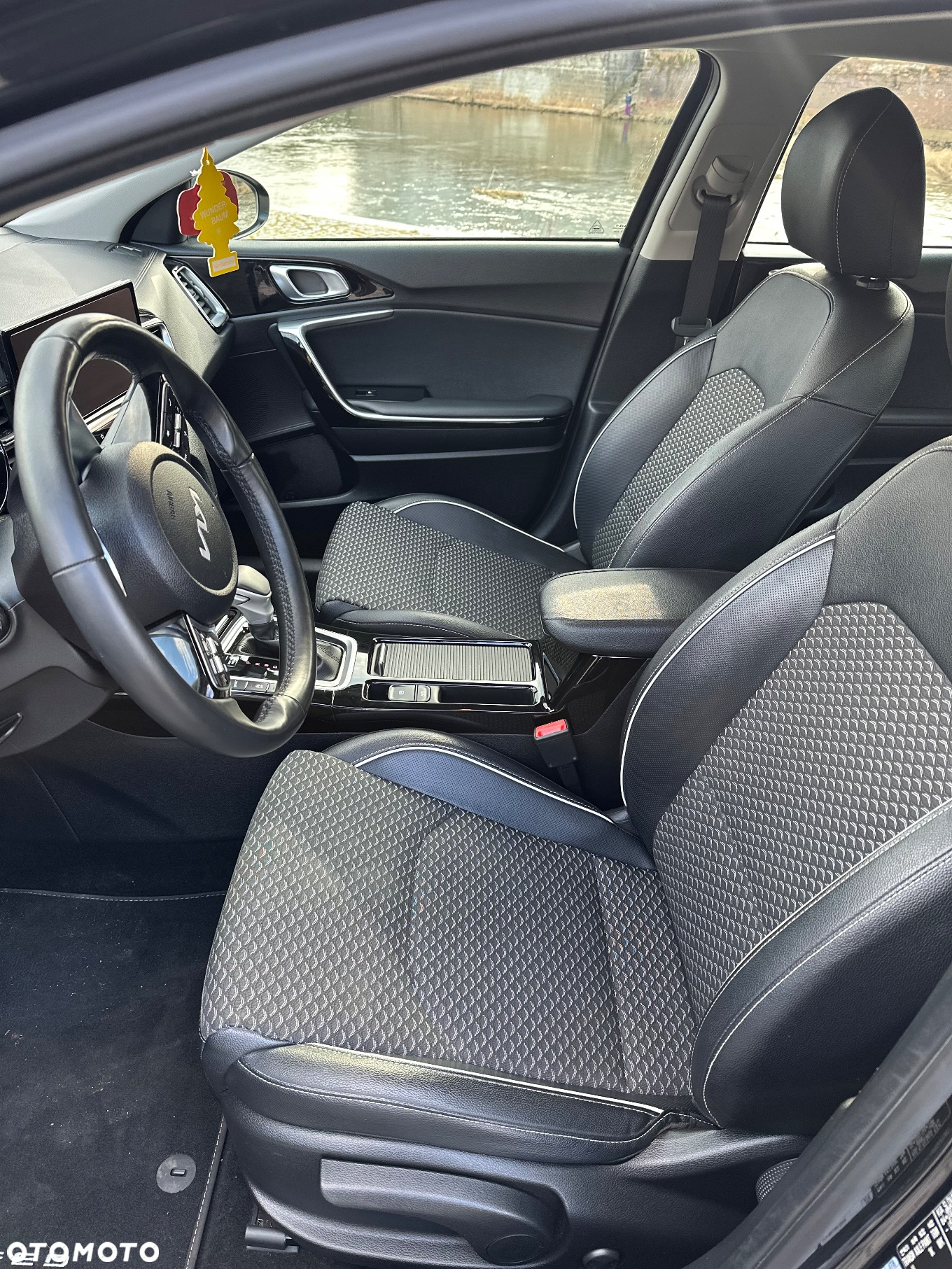 Kia XCeed 1.5 T-GDI L Business Line DCT - 24
