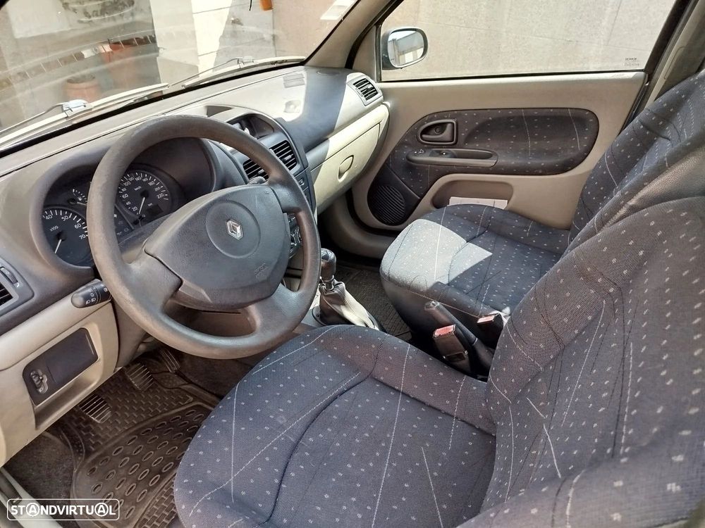 Renault Clio 1.2 16V Expression - 10