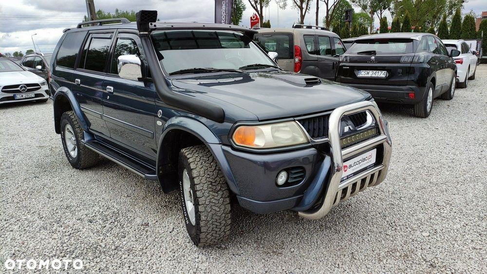 Mitsubishi Pajero - 2