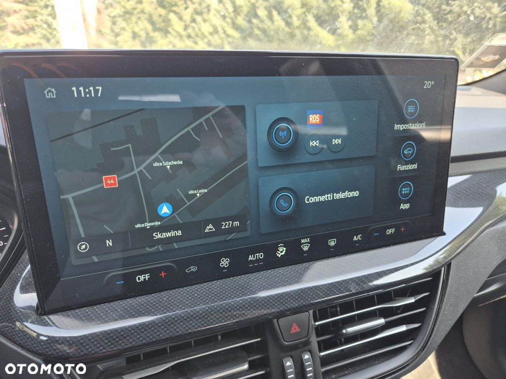 Ford Focus 1.0 EcoBoost Hybrid ST-LINE X - 13