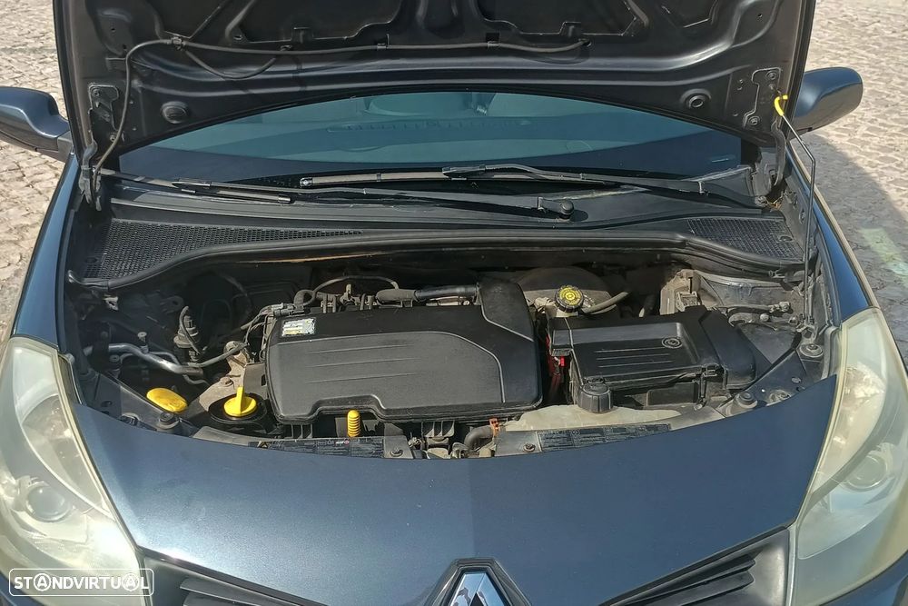 Renault Clio Break 1.2 16V Fairway - 20