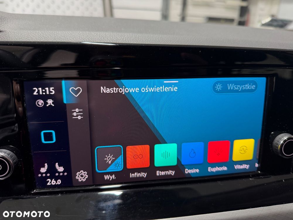 Volkswagen Golf - 25