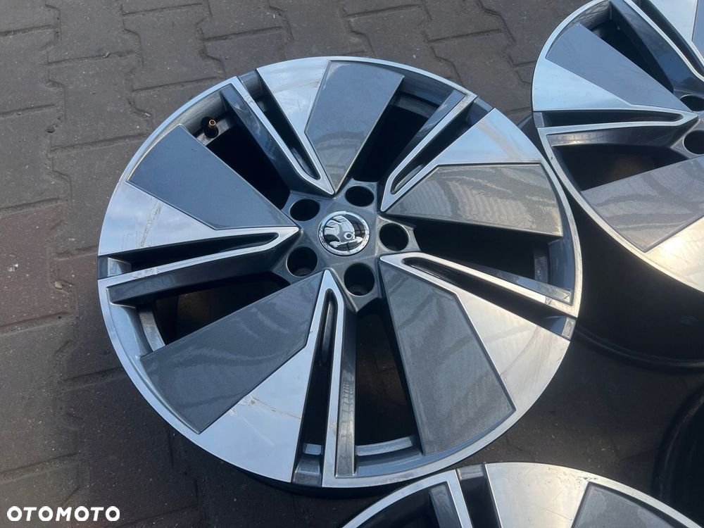 KOMPLET FELG FELGI ALU SKODA OCTAVIA SUPERB ENYAQ 19 ET45 ORYGINALNE - 11