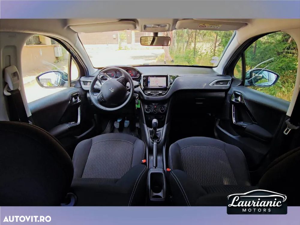 Peugeot 208 1.2 L PureTech Style - 22