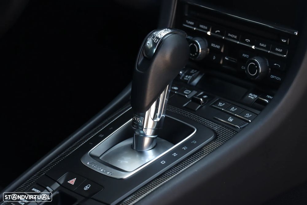 Porsche 911 (991) Carrera 4 GTS PDK - 37