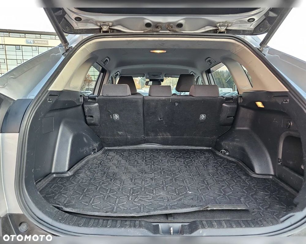 Toyota RAV4 - 10