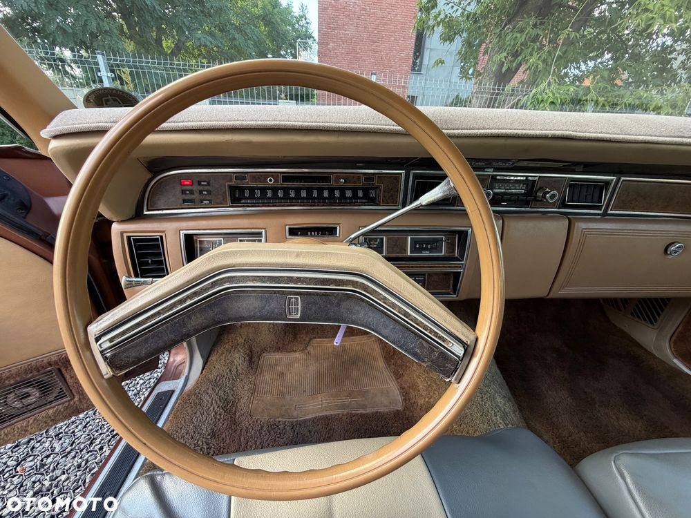 Lincoln Continental - 12