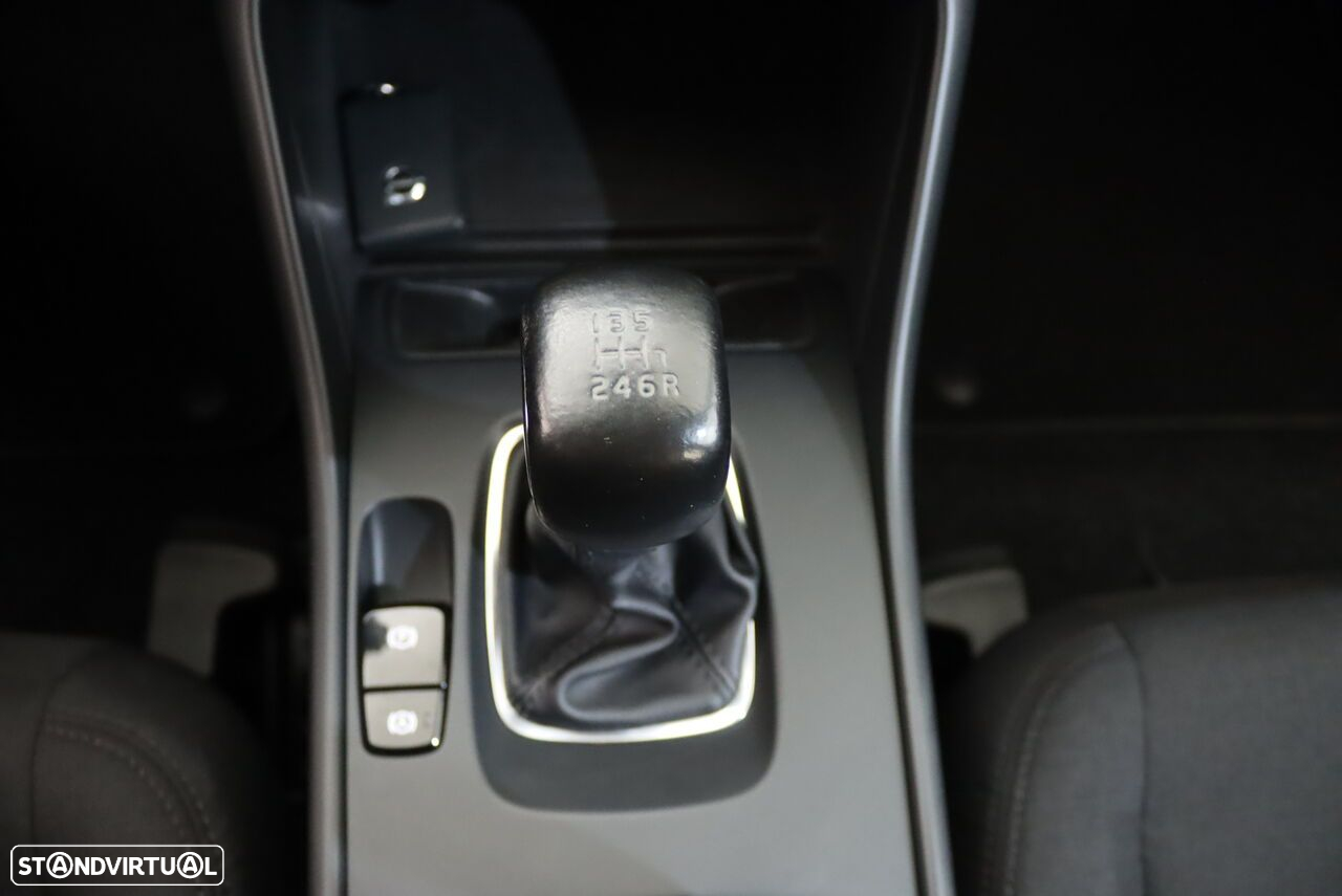 Volvo XC 40 2.0 D3 Momentum - 26