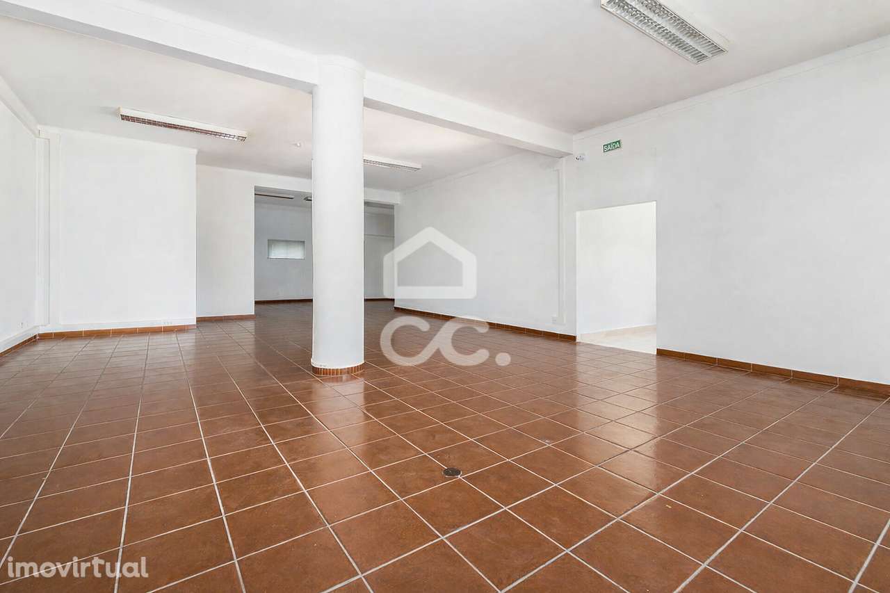 Espaço Comercial de 210,90 m² c/ Dois Pisos | Praça Vila Académica, Év - Grande imagem: 3/22