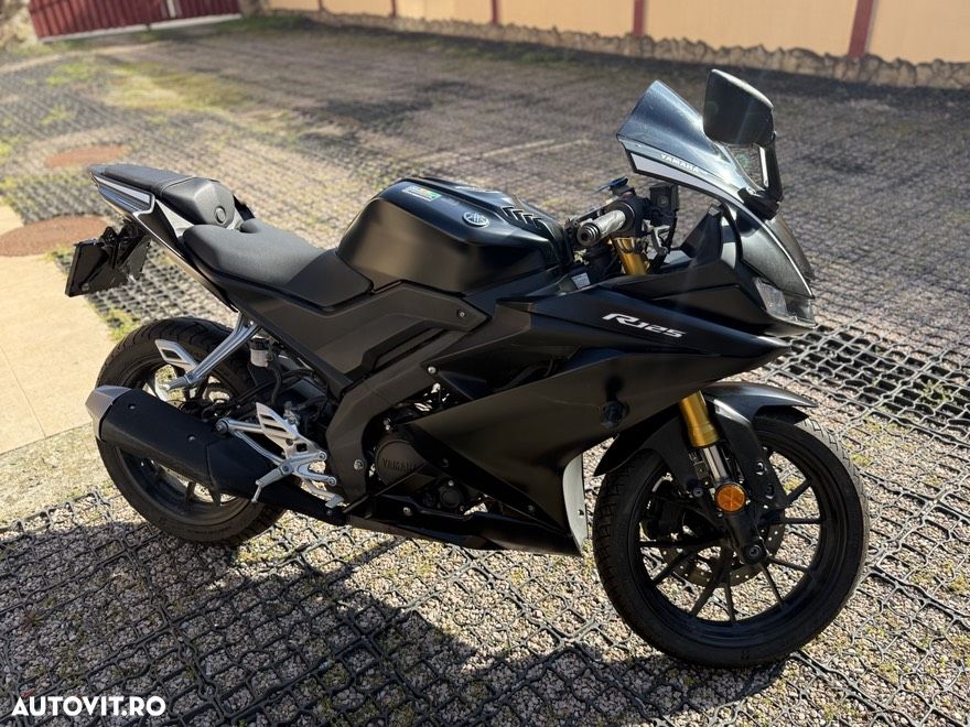 Yamaha YZF-R125 - 4
