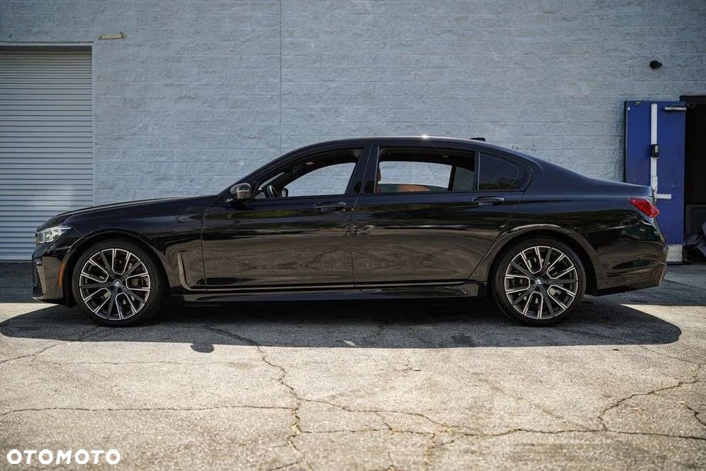 BMW Seria 7 740i - 10