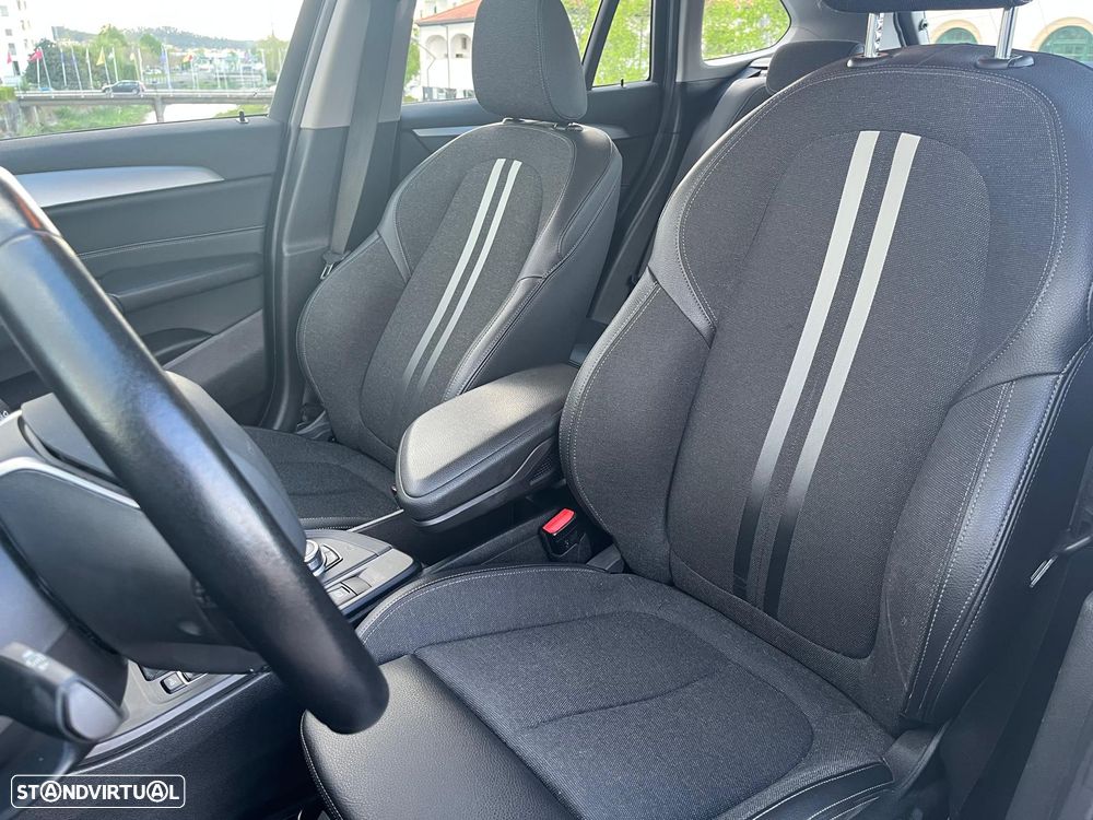 BMW X1 16 d sDrive Auto Line Sport - 6