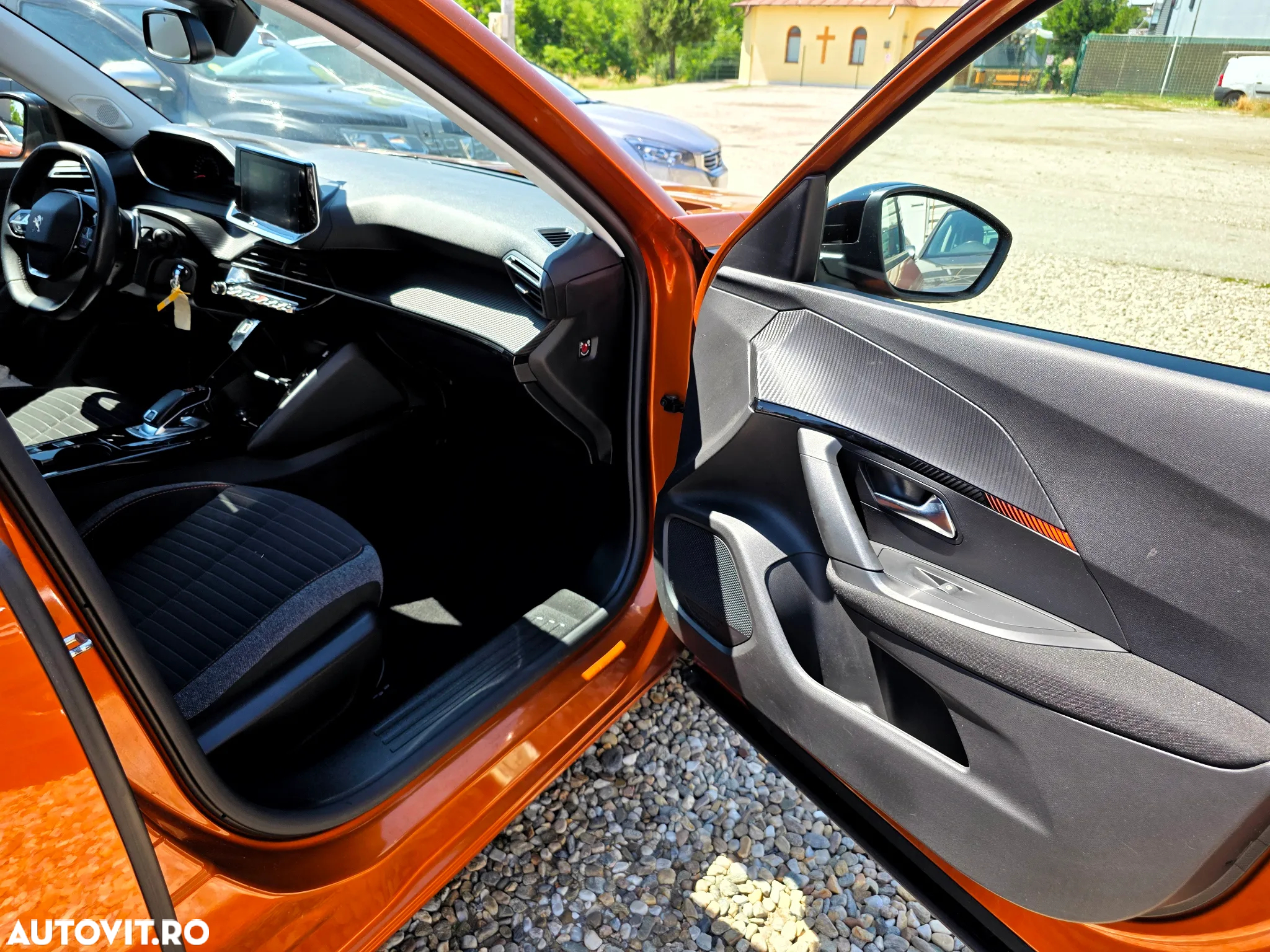 Peugeot 2008 PureTech 130 EAT8 Allure - 13