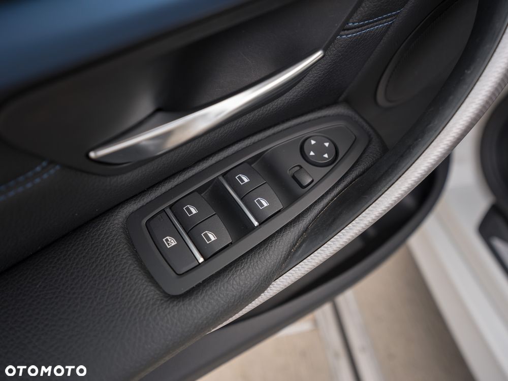 BMW Seria 3 320i GPF M Sport - 38